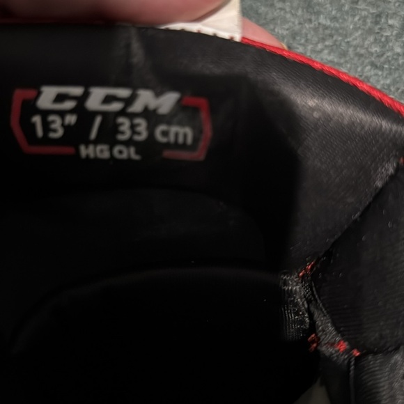 CCM PRO 13” pro stock hockey gloves, used 4 times. - Picture 4 of 4